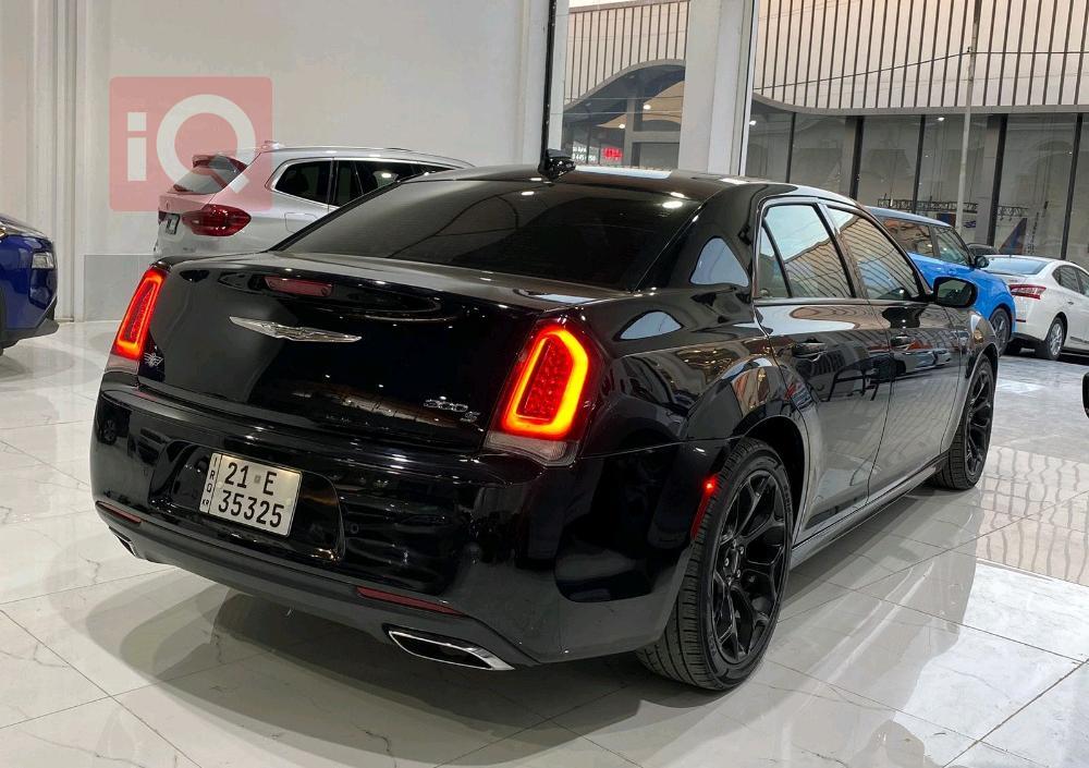 کرایسلەر 300